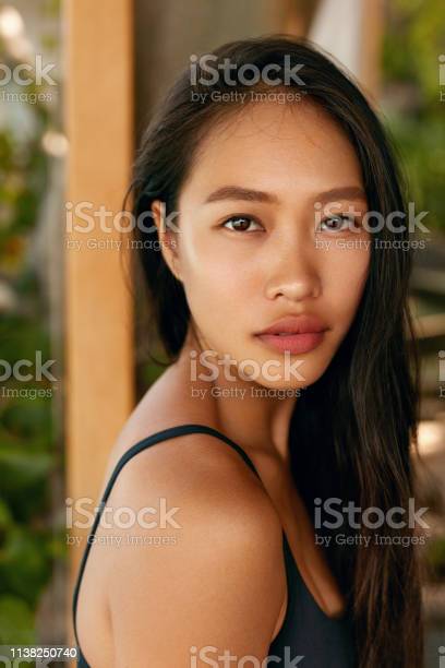 https://media.istockphoto.com/photos/portrait-of-beautiful-asian-woman-with-natural-beauty-face-picture-id1138250740?s=612x612